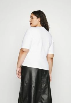 Calvin Klein Jeans BADGE TEE - T-shirt Basique - Bright White -Calvin Klein Elegant Magasin 0043cb18487d4cdabaa61efd2d2214d1