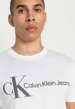 Calvin Klein Jeans URBAN GRAPHIC TEE UNISEX - T-shirt Imprimé - Bright White -Calvin Klein Elegant Magasin 017ed5df4a154c70842bc1481f0db848