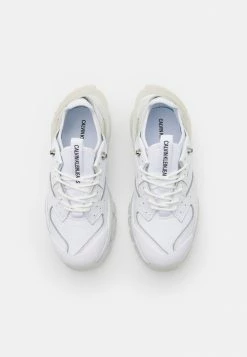 Calvin Klein Jeans CHUNKY SOLE LACEUP - Baskets Basses - Bright White -Calvin Klein Elegant Magasin 020a28b2ef154b4cb5bacf28c2bdba7e