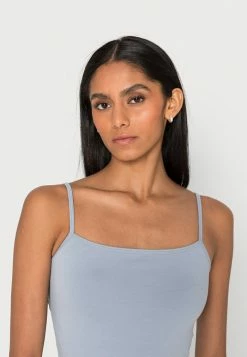 Calvin Klein Jeans LOGO TAPE STRAPPY - Débardeur - Silver Sky -Calvin Klein Elegant Magasin 022361b5d8664cd3a8e3276f5b7095d7