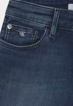 Calvin Klein Jeans BERMUDA - Short En Jean - Mid Blue 5 Calvin Klein Jeans BERMUDA - Short En Jean - Mid Blue -Calvin Klein Elegant Magasin 05b6217001cf43af9221ff3ceba03521