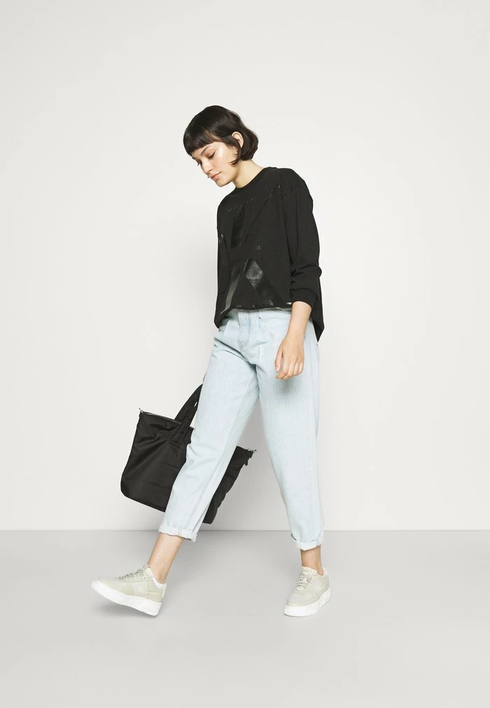 Calvin Klein Jeans BLOWN UP LOGO LONG SLEEVES TEE - T-shirt à Manches Longues - Black 2 Calvin Klein Jeans BLOWN UP LOGO LONG SLEEVES TEE - T-shirt à Manches Longues - Black – Image 2