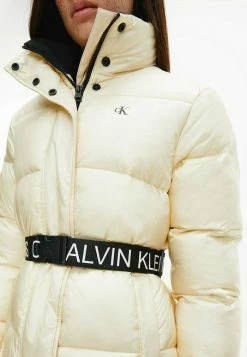 Calvin Klein Jeans LOGO BELT WAISTED SHORT PUFFER - Veste D'hiver - Muslin -Calvin Klein Elegant Magasin 092bacd0475845ec89bdce9ffd5d460c