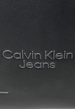 Calvin Klein Jeans SCULPTED SHOPPER - Cabas - Black -Calvin Klein Elegant Magasin 0bb90712cf9f4b09a7fbadda69235e9e