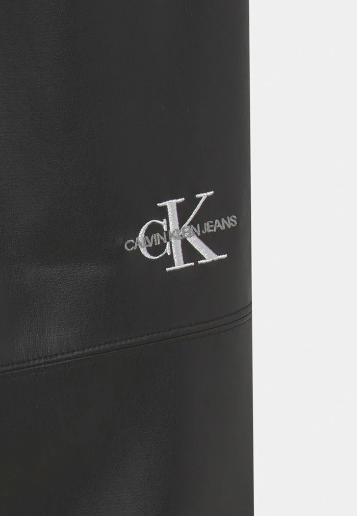 Calvin Klein Jeans Pantalon Classique - Black 3 Calvin Klein Jeans Pantalon Classique - Black – Image 3