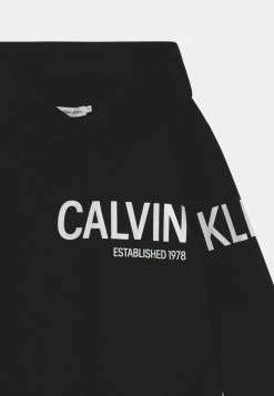 Calvin Klein Jeans HERO LOGO HOODIE UNISEX - Sweatshirt - Black 5 Calvin Klein Jeans HERO LOGO HOODIE UNISEX - Sweatshirt - Black -Calvin Klein Elegant Magasin 101bb7569b68414f88add1a71146c812