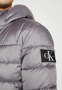 Calvin Klein Jeans LIGHTWEIGHT PADDED JACKET - Veste D'hiver - Fossil Grey 11 Calvin Klein Jeans LIGHTWEIGHT PADDED JACKET - Veste D'hiver - Fossil Grey -Calvin Klein Elegant Magasin 149448a7d61e41f1b01b9dca9d0b742b