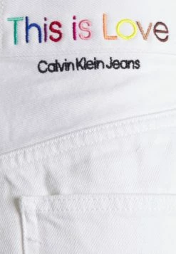 Calvin Klein Jeans PRIDE RELAXED - Short En Jean - Bright White 5 Calvin Klein Jeans PRIDE RELAXED - Short En Jean - Bright White -Calvin Klein Elegant Magasin 14c51d4c7dcb4992acc69736e2d1c1e3