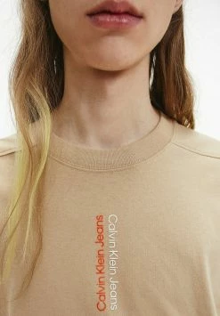 Calvin Klein Jeans T-shirt Imprimé - Tawny Sand 8 Calvin Klein Jeans T-shirt Imprimé - Tawny Sand -Calvin Klein Elegant Magasin 18708728fd5c496ba425b488052d71e6