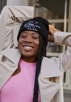 Calvin Klein Jeans BEANIE - Bonnet - Black -Calvin Klein Elegant Magasin 1b2f21d010374167bcf653dbb8a464a4