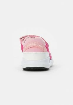 Calvin Klein Jeans Baskets Basses - Pink/fuchsia -Calvin Klein Elegant Magasin 2016fa96d5674d108aa5624bdd6f8a8d