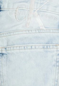 Calvin Klein Jeans MOM - Short En Jean - Denim Light -Calvin Klein Elegant Magasin 21182f74d7924501b4148aa61a527208