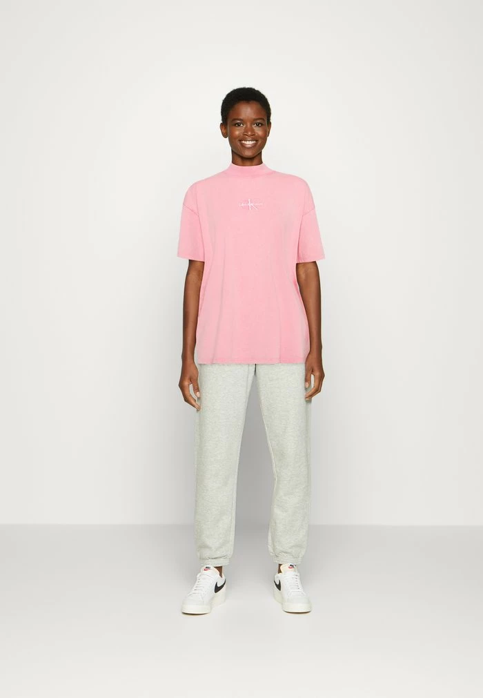 Calvin Klein Jeans MONOGRAM WASHED BOYFRIEND TEE - T-shirt Basique - Lipstick Pink 2 Calvin Klein Jeans MONOGRAM WASHED BOYFRIEND TEE - T-shirt Basique - Lipstick Pink – Image 2