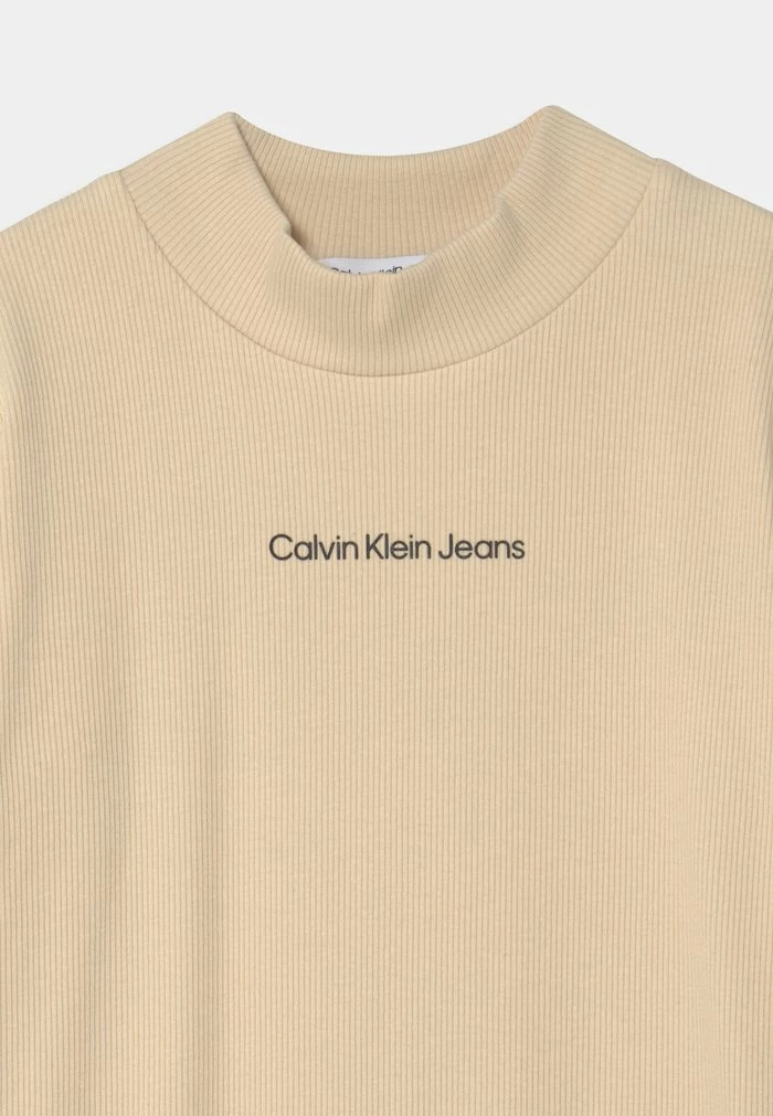 Calvin Klein Jeans IRREGULAR MOCK NECK DRESS - Robe En Jersey - Muslin 3 Calvin Klein Jeans IRREGULAR MOCK NECK DRESS - Robe En Jersey - Muslin – Image 3