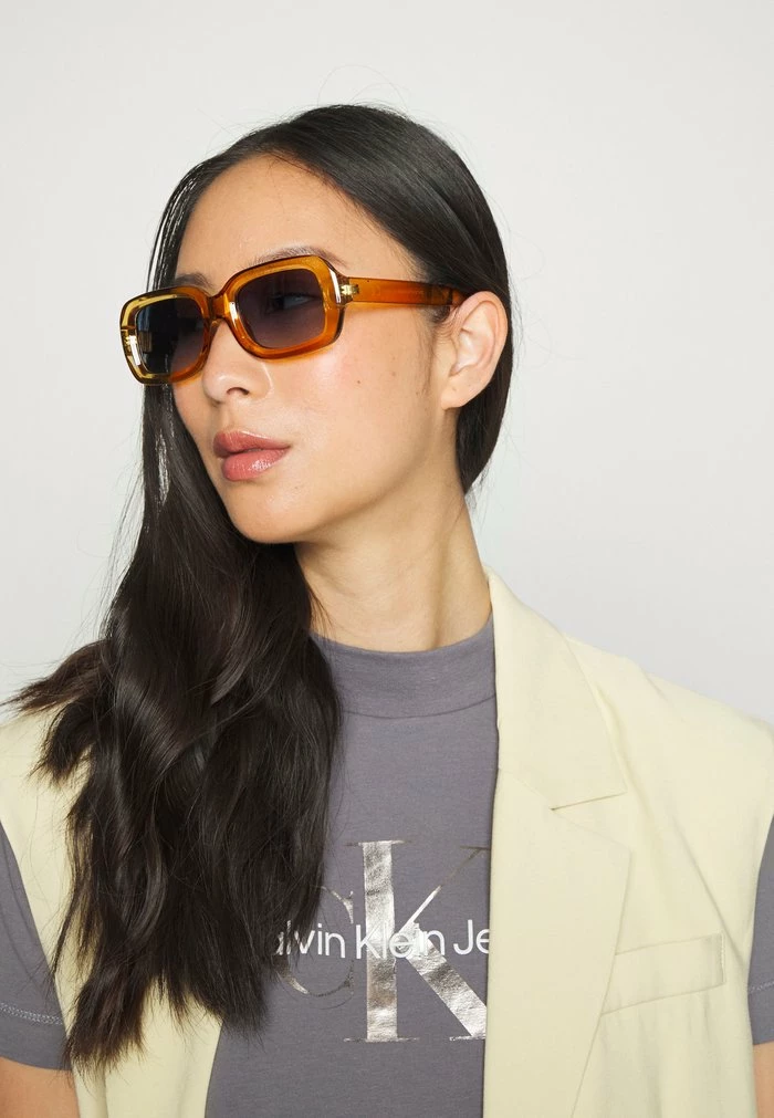 Calvin Klein Jeans GUNMETAL MONOGRAM TEE - T-shirt Imprimé - Fossil Grey 4 Calvin Klein Jeans GUNMETAL MONOGRAM TEE - T-shirt Imprimé - Fossil Grey – Image 4