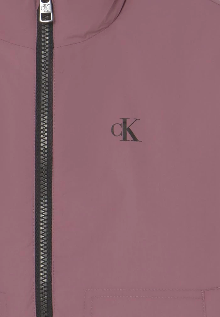 Calvin Klein Jeans LOGO TAPE - Veste Mi-saison - Dusky Orchid 3 Calvin Klein Jeans LOGO TAPE - Veste Mi-saison - Dusky Orchid – Image 3