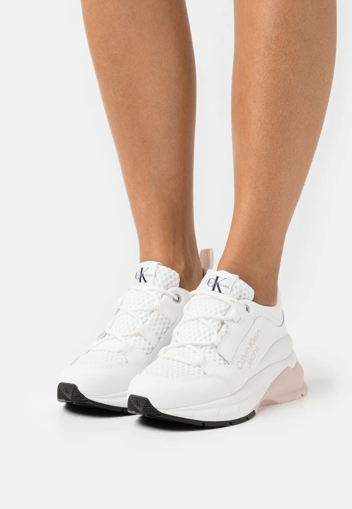 Calvin Klein Jeans WEDGE RUNNER - Baskets Basses - White/pale Conch Shell 1 Calvin Klein Jeans WEDGE RUNNER - Baskets Basses - White/pale Conch Shell