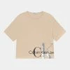Calvin Klein Jeans MIXED MONOGRAM CUT OFF - T-shirt Imprimé - Muslin