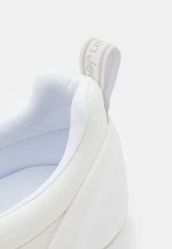 Calvin Klein Jeans SPORTY EVA RUNNER - Baskets Basses - Triple White -Calvin Klein Elegant Magasin 2bbcc3dcf31b42b0a66884b1756eb3d7