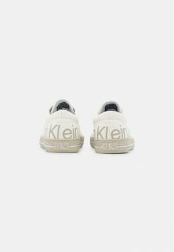 Calvin Klein Jeans RETRO - Baskets Basses - Bright White -Calvin Klein Elegant Magasin 2c9bcd723cb24bfd96c51e1aba3b0c48
