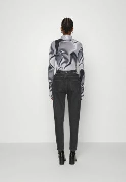 Calvin Klein Jeans MOM - Jean Boyfriend - Denim Black -Calvin Klein Elegant Magasin 2ca2d989168441f8ab4897f4e83b160e