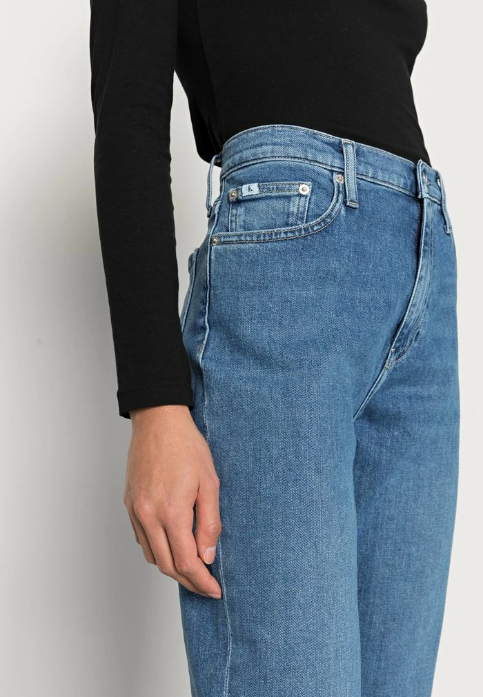 Calvin Klein Jeans MOM - Jean Boyfriend - Denim Medium 5 Calvin Klein Jeans MOM - Jean Boyfriend - Denim Medium – Image 5