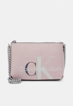 Calvin Klein Jeans SCULPTED MONO CAMERA - Sac Bandoulière - Pale Conch Shell