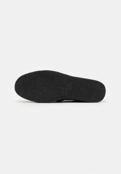 Calvin Klein Jeans Espadrilles - Triple Black -Calvin Klein Elegant Magasin 3186cece298343bfb16b5bf8765e9ca5