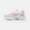 Calvin Klein Jeans Baskets Basses - Beige/white/pink