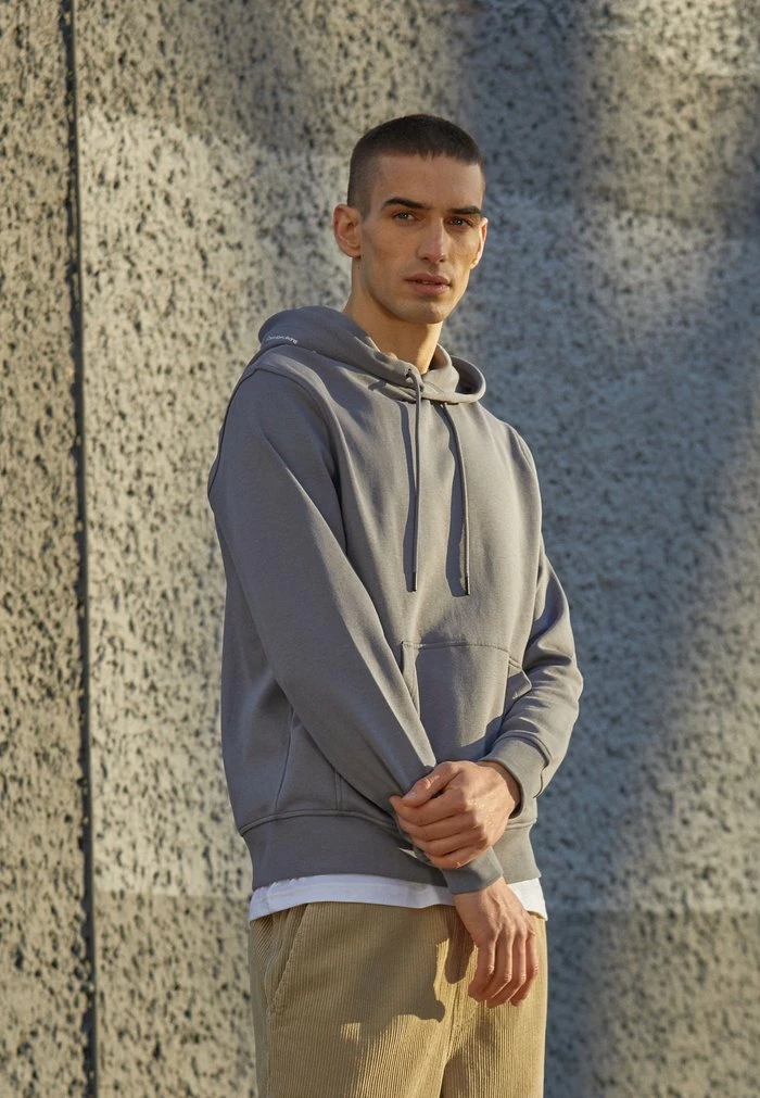 Calvin Klein Jeans REPEAT LOGO HOODIE UNISEX - Sweatshirt - Fossil Grey 4 Calvin Klein Jeans REPEAT LOGO HOODIE UNISEX - Sweatshirt - Fossil Grey – Image 4