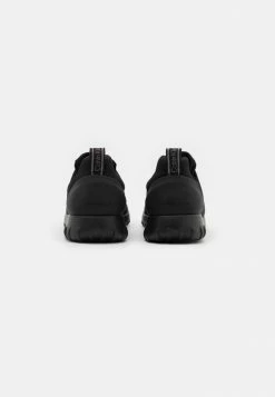 Calvin Klein Jeans SPORTY EVA RUNNER - Baskets Basses - Black -Calvin Klein Elegant Magasin 37dad2ee89b84dcb8f95c1a2cccd5a51