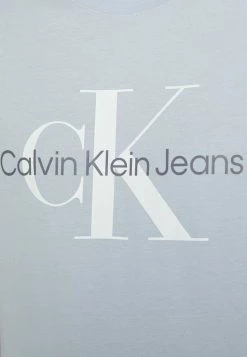 Calvin Klein Jeans SEASONAL MONOGRAM TEE - T-shirt Imprimé - Bayshore Blue -Calvin Klein Elegant Magasin 3909d7709d3c4d3a9af92b1bd5025334