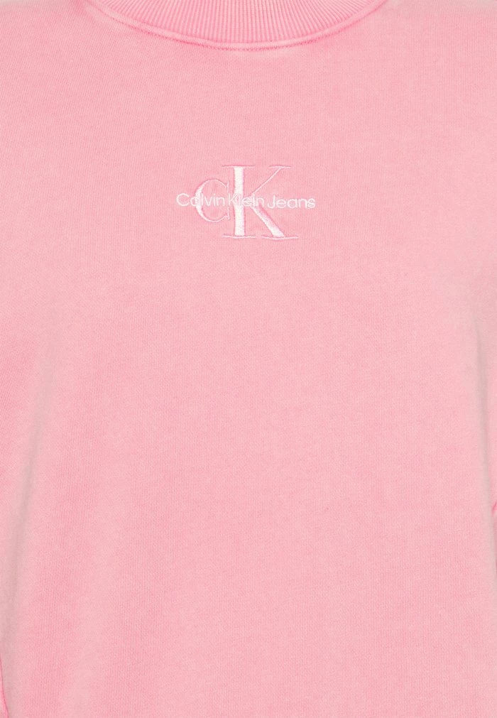 Calvin Klein Jeans MONOGRAM LOGO WASHED CREW NECK - Sweatshirt - Lipstick Pink 5 Calvin Klein Jeans MONOGRAM LOGO WASHED CREW NECK - Sweatshirt - Lipstick Pink – Image 5