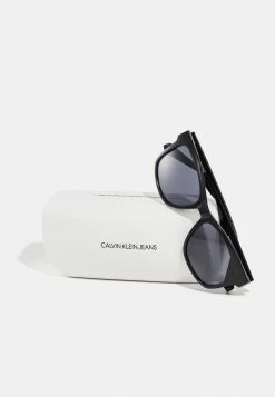 Calvin Klein Jeans UNISEX - Lunettes De Soleil - Black -Calvin Klein Elegant Magasin 3d58a9d7c6054d2ca5e2cef93ffdad85