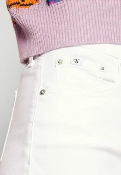 Calvin Klein Jeans MID RISE - Short En Jean - White -Calvin Klein Elegant Magasin 40d3e6288da348b7b45e5c888e9616b9
