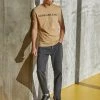 Calvin Klein Jeans INSTITUTIONAL TEE - T-shirt Imprimé - Tawny Sand