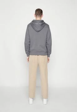 Calvin Klein Jeans REPEAT LOGO HOODIE UNISEX - Sweatshirt - Fossil Grey 13 Calvin Klein Jeans REPEAT LOGO HOODIE UNISEX - Sweatshirt - Fossil Grey -Calvin Klein Elegant Magasin 459f8058ab7e4d8291ffaa93dca11c4f