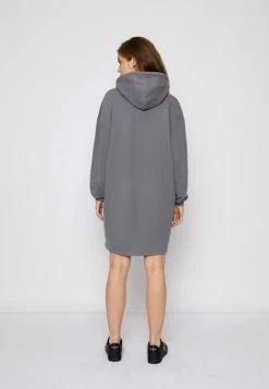 Calvin Klein Jeans OVERSIZED HOODIE DRESS - Robe De Jour - Shining Armor 9 Calvin Klein Jeans OVERSIZED HOODIE DRESS - Robe De Jour - Shining Armor -Calvin Klein Elegant Magasin 4b1bf65f2c554f1d9b8ae64aac68f389