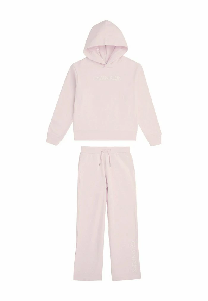 Calvin Klein Jeans Survêtement - Sweetest Pink 5 Calvin Klein Jeans Survêtement - Sweetest Pink – Image 5