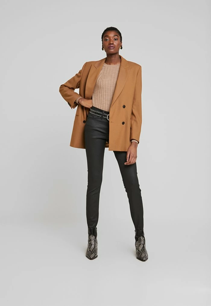 Calvin Klein Jeans SUPER SKINNY - Jeans Skinny - Black Coated Denim 2 Calvin Klein Jeans SUPER SKINNY - Jeans Skinny - Black Coated Denim – Image 2