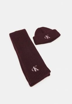 Calvin Klein Jeans BEANIE SCARF SET - Écharpe - Raspberry Juice