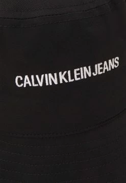 Calvin Klein Jeans BUCKET INST - Chapeau - Black -Calvin Klein Elegant Magasin 521f44d3ce4543beadfd4a5322c29dd5