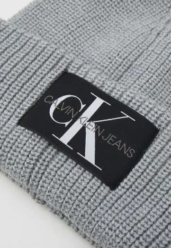 Calvin Klein Jeans MONOGRAM BEANIE - Bonnet - Marble Grey -Calvin Klein Elegant Magasin 52463864353d4712a379af54321233be