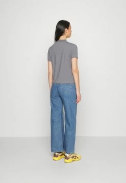 Calvin Klein Jeans GUNMETAL MONOGRAM TEE - T-shirt Imprimé - Fossil Grey 8 Calvin Klein Jeans GUNMETAL MONOGRAM TEE - T-shirt Imprimé - Fossil Grey -Calvin Klein Elegant Magasin 53db93495ca4438a9dcb3a10860d122f