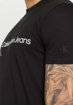 Calvin Klein Jeans URBAN GRAPHIC TEE UNISEX - T-shirt Imprimé - Black 9 Calvin Klein Jeans URBAN GRAPHIC TEE UNISEX - T-shirt Imprimé - Black -Calvin Klein Elegant Magasin 53ef4cb1245e448e8c5b94312c549e5f