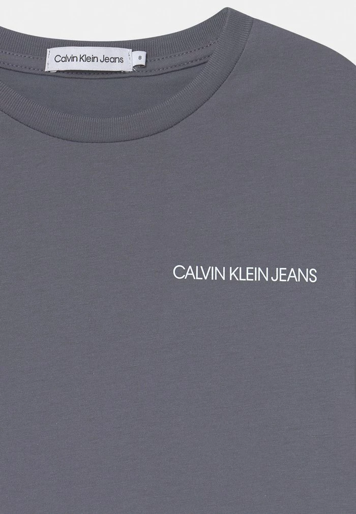 Calvin Klein Jeans CHEST LOGO - T-shirt Imprimé - Asphalt Grey 3 Calvin Klein Jeans CHEST LOGO - T-shirt Imprimé - Asphalt Grey – Image 3