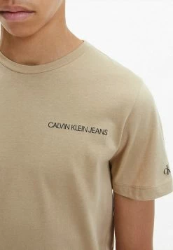 Calvin Klein Jeans CHEST LOGO - T-shirt Imprimé - Horseradish -Calvin Klein Elegant Magasin 55215c9e1ada456a9af48175a94f6c34