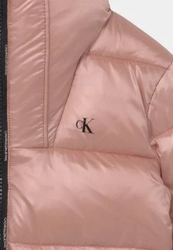 Calvin Klein Jeans PACKABLE PUFFER - Veste D'hiver - Delicate Rose 9 Calvin Klein Jeans PACKABLE PUFFER - Veste D'hiver - Delicate Rose -Calvin Klein Elegant Magasin 56950917a9a74dbfbcf351e2279c8240