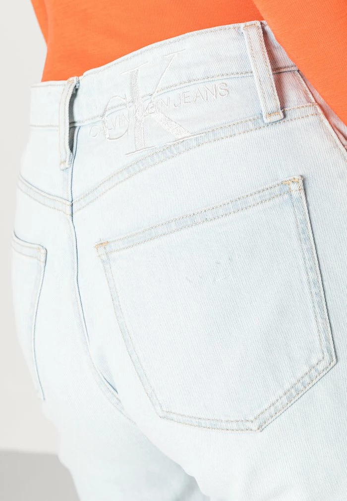 Calvin Klein Jeans MOM - Jean Boyfriend - Denim Light 5 Calvin Klein Jeans MOM - Jean Boyfriend - Denim Light – Image 5