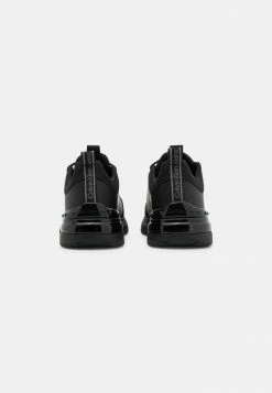 Calvin Klein Jeans NEW SPORTY RUNNER COMFAIR - Baskets Basses - Triple Black -Calvin Klein Elegant Magasin 597f9ee737b846a6ba04be5b4df35a8b